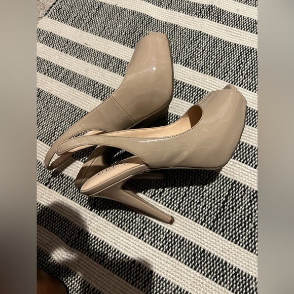 Guess Peep Toe Heels Women’s size 8 - Picture 4 of 5